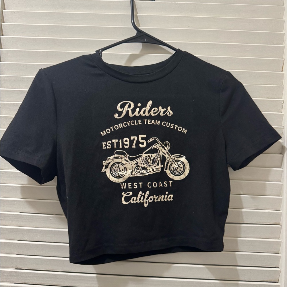 Junior’s Riders by Lee Black Short Sleeve Crop Top EUC